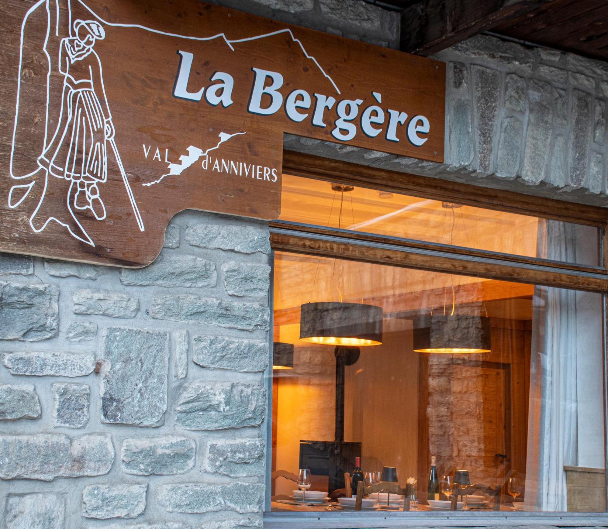 La Bergere Hotel Ayer Bagian luar foto